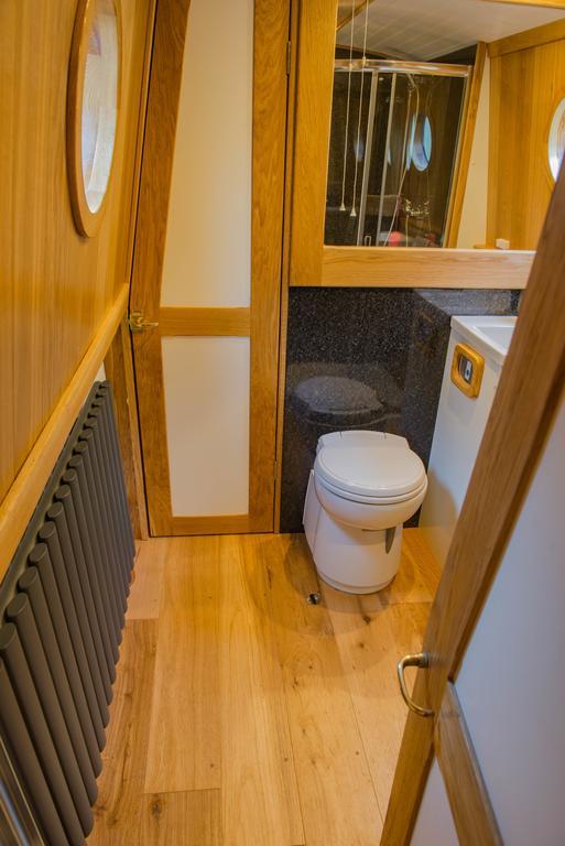 Narrowboat Puzzle Hotel Ely Exterior photo